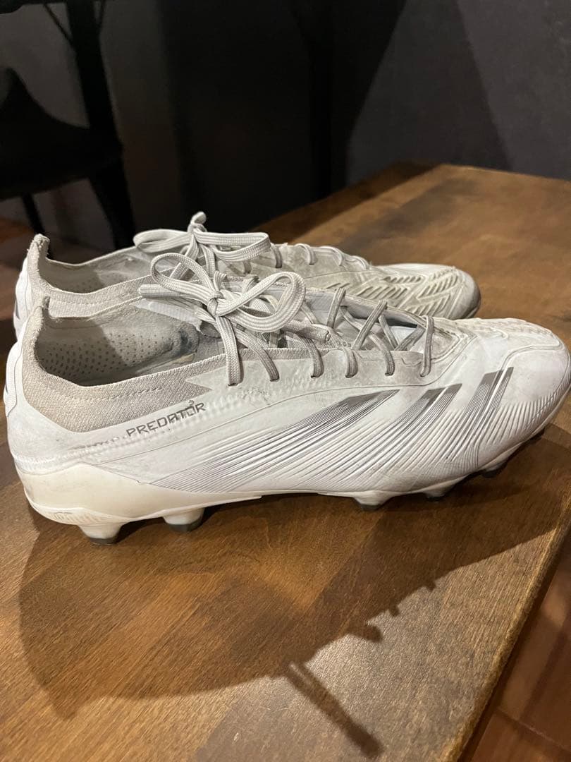 アディダスプレデターエリート28センチ白色