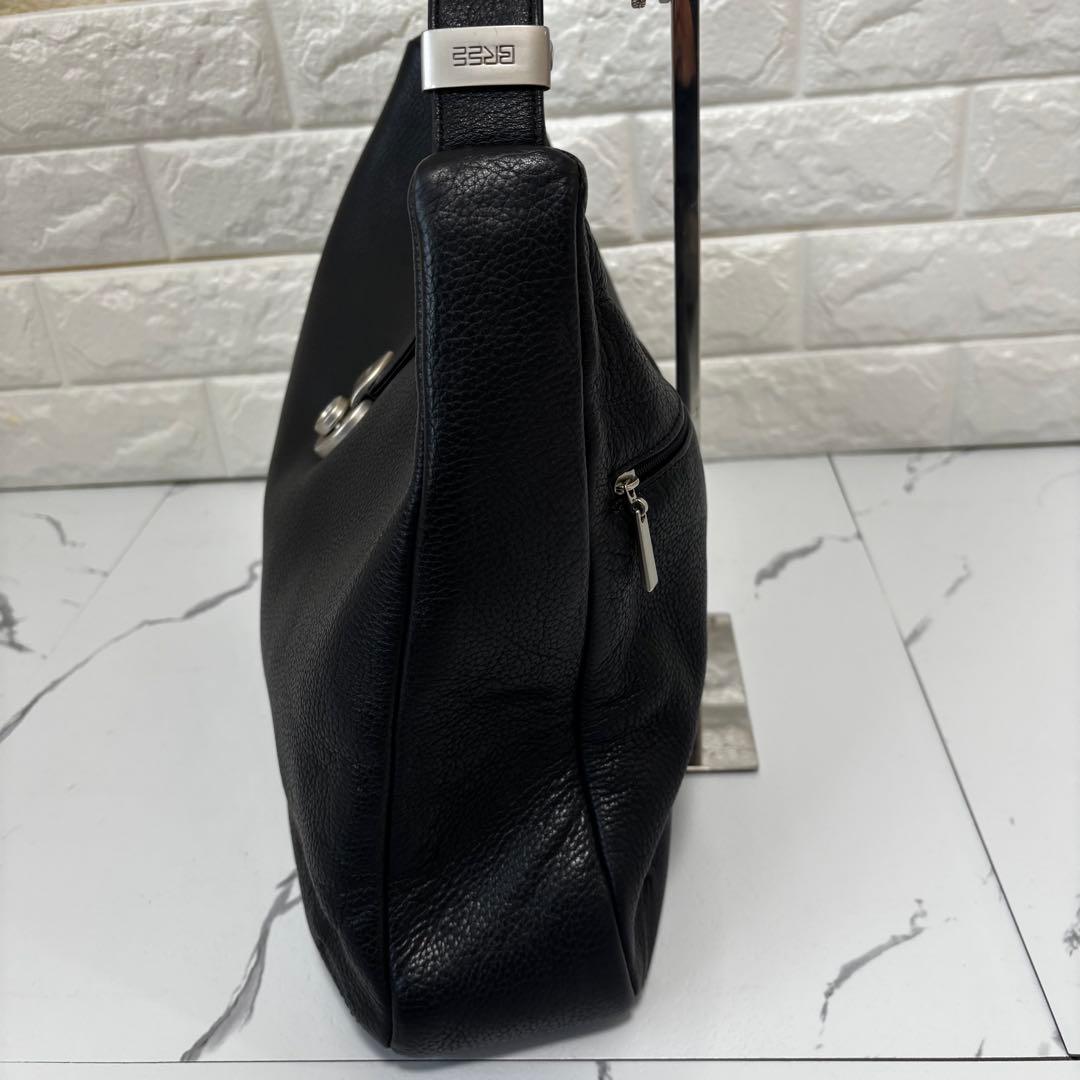 BREE✨レザー　ワンハンドル　ショルダーバッグ　ホーボー　シボ革　ターンロック