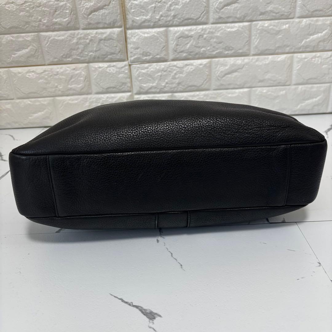 BREE✨レザー　ワンハンドル　ショルダーバッグ　ホーボー　シボ革　ターンロック