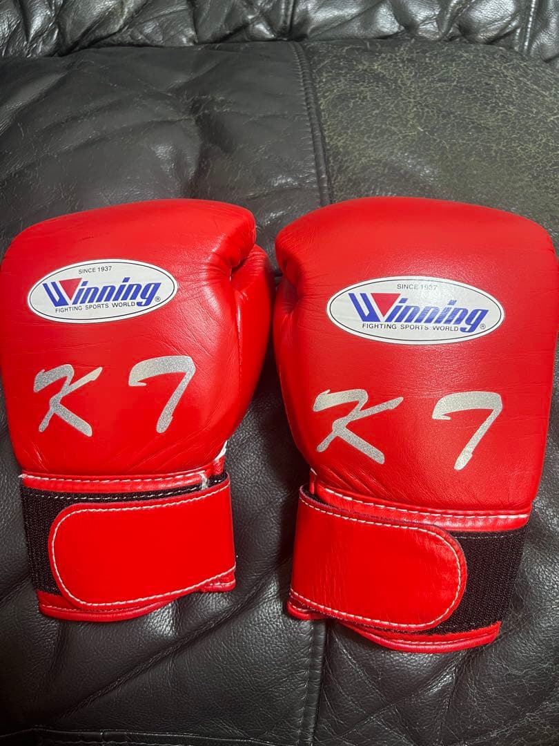 Winning ボクシンググローブ 8 oz レッド