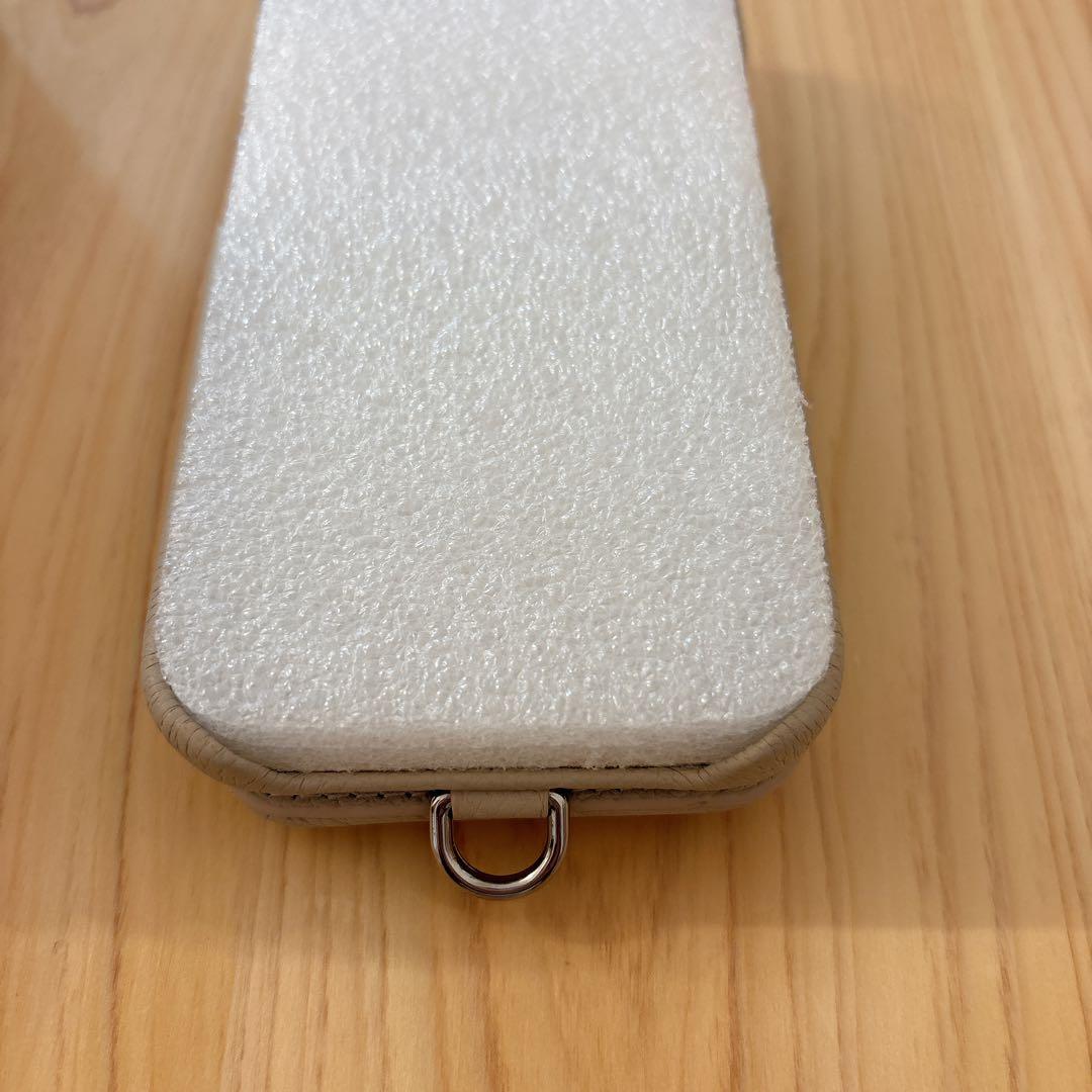 美品　demiu BALLON iPhone15 ベージュ