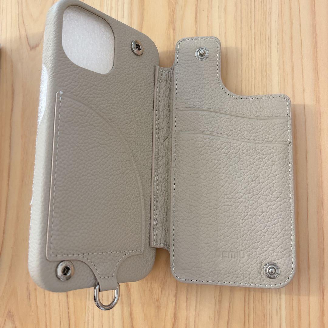 美品　demiu BALLON iPhone15 ベージュ