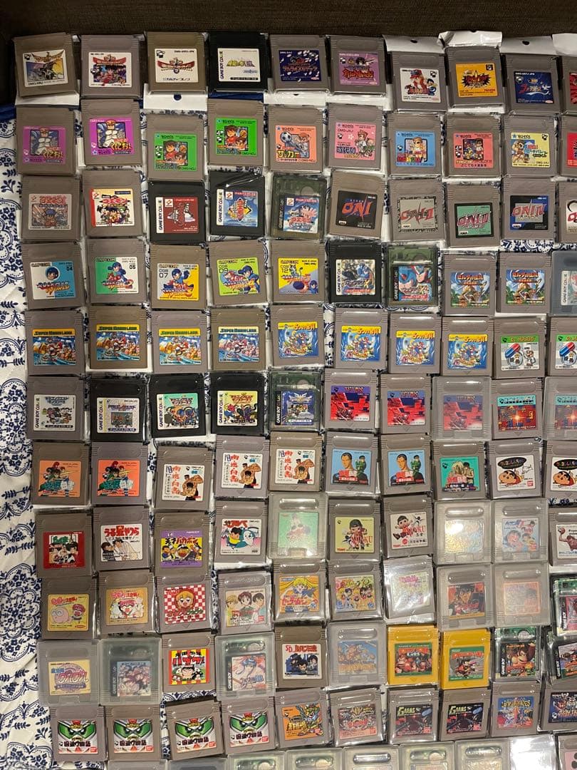 ゲームボーイカラー本体＋ゲームボーイソフト380個