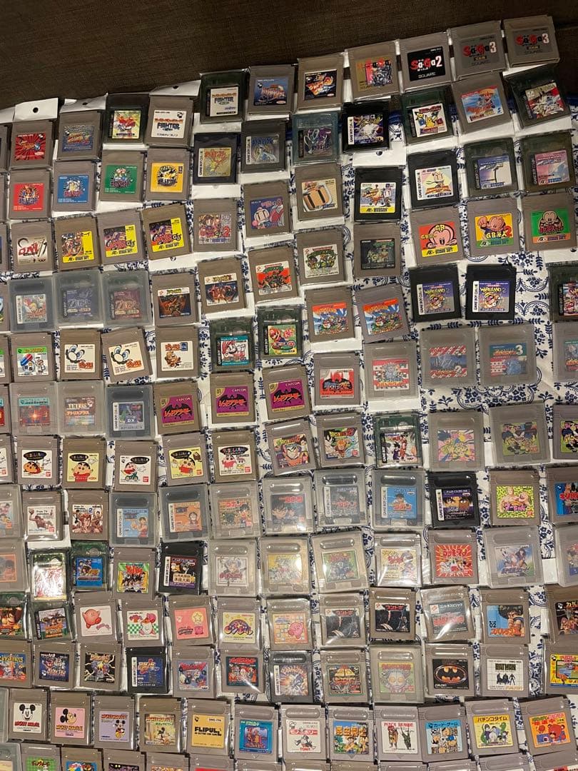 ゲームボーイカラー本体＋ゲームボーイソフト380個