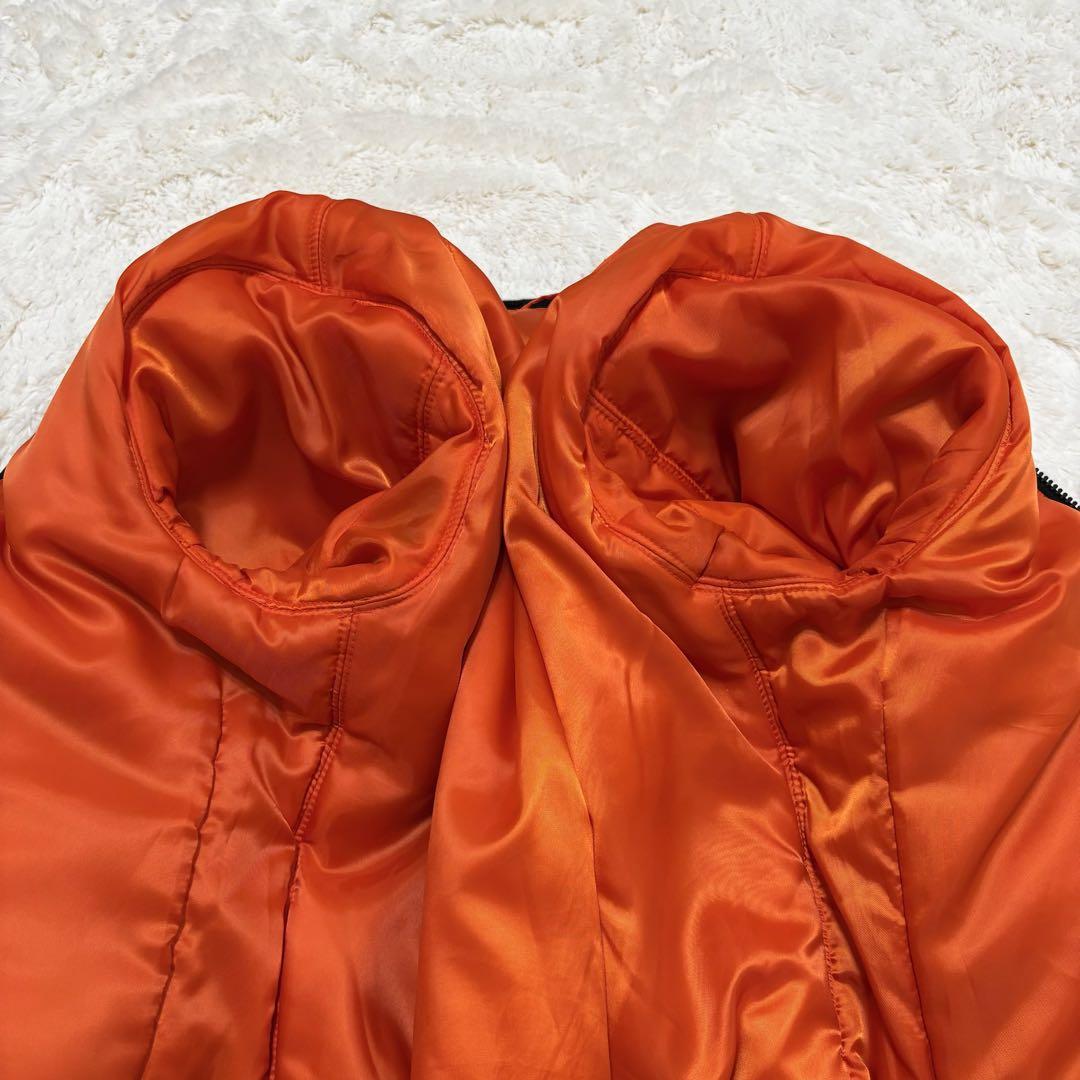 【極美品、即完売品】avirex フライトジャケット　ピンナップガール　Mサイズ