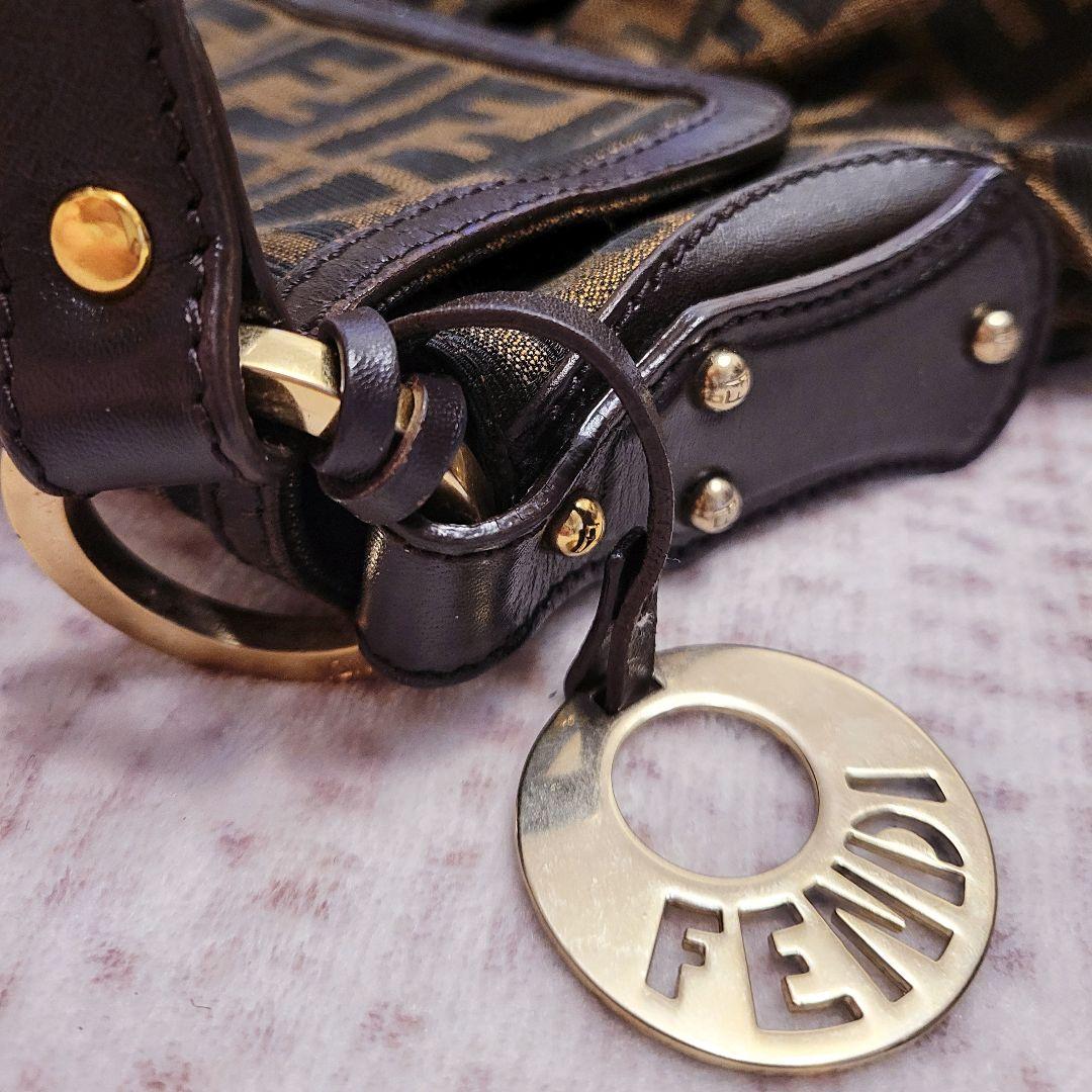お値下げ！！FENDI フェンディ 金チャーム ズッカ柄