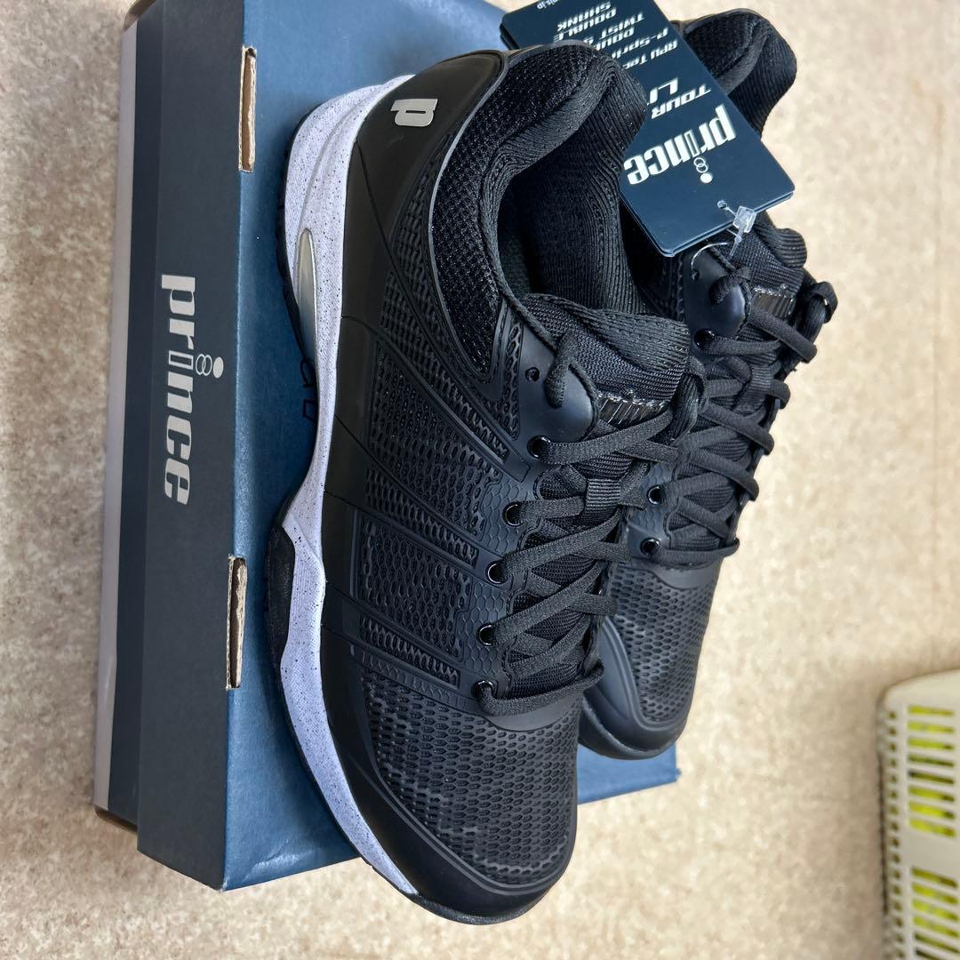 テニスシューズ　26cm