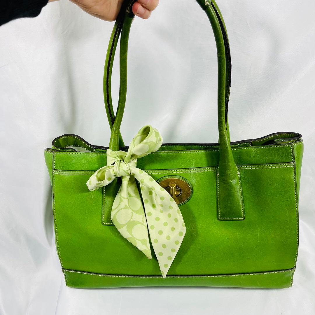 COACHコーチ グリーン マデリントートバッグ チャーム付き　11554P