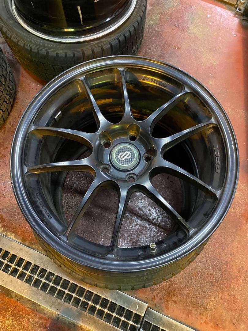 ENKEI PF01 18インチ　pcd114.3 オフセット48 ブラック