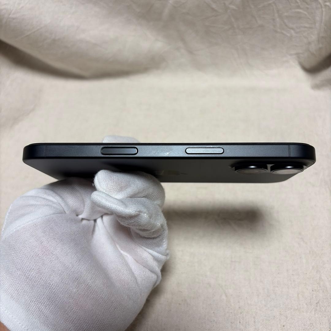 【美品】Apple iPhone16 256GB おまけ付き