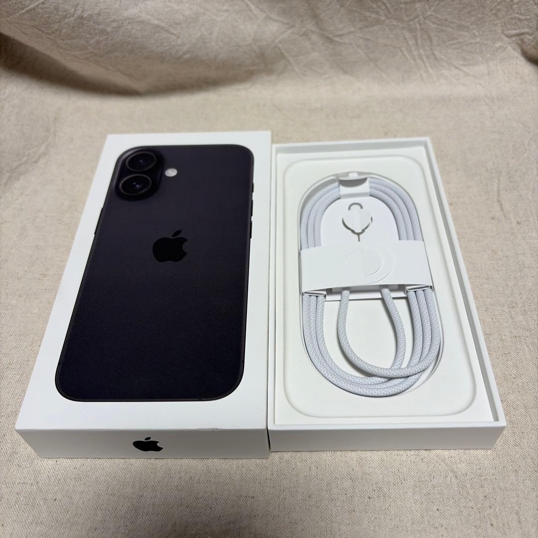【美品】Apple iPhone16 256GB おまけ付き
