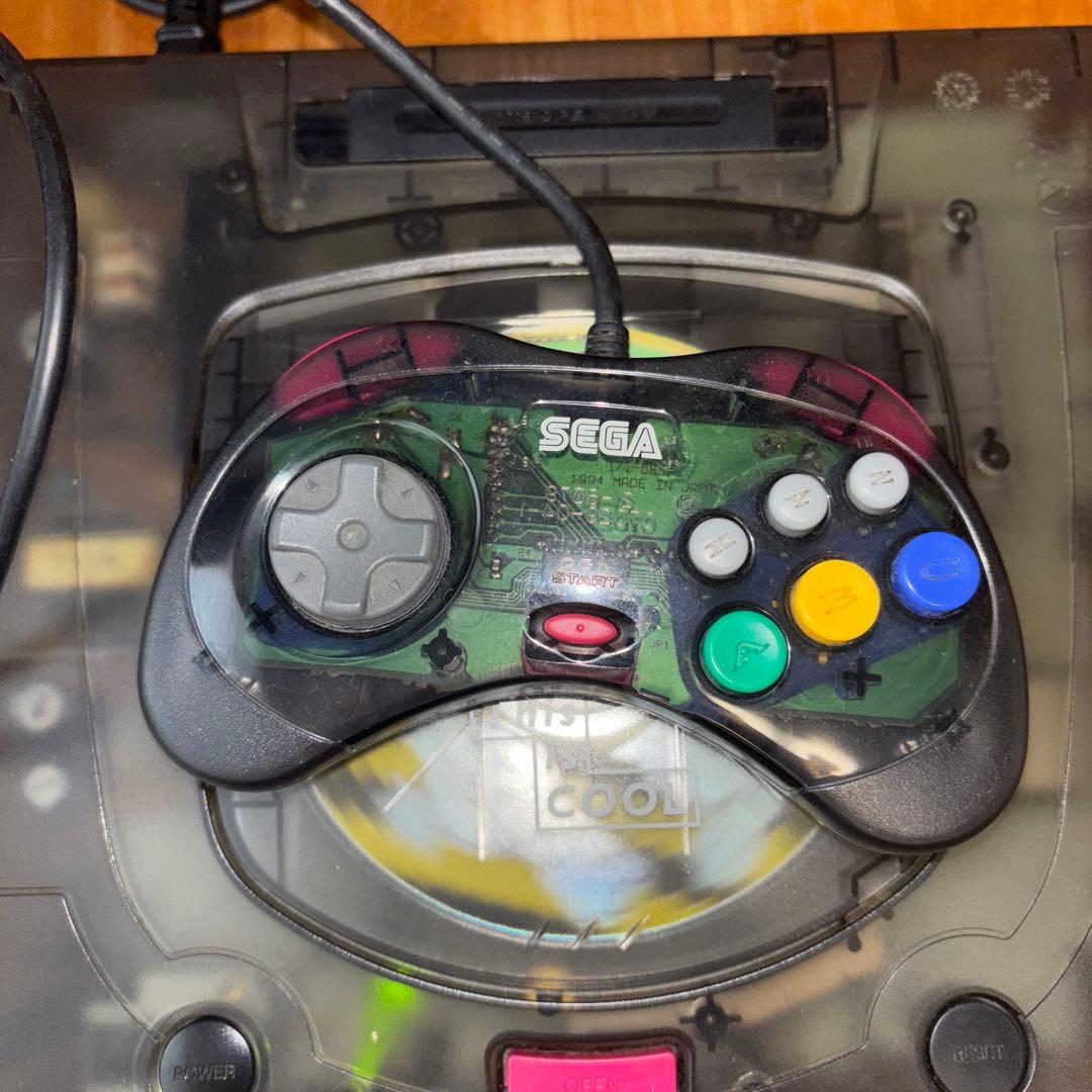 セガサターンスケルトン本体、コントローラー、ソフト、HDMI変換器、充電器付き