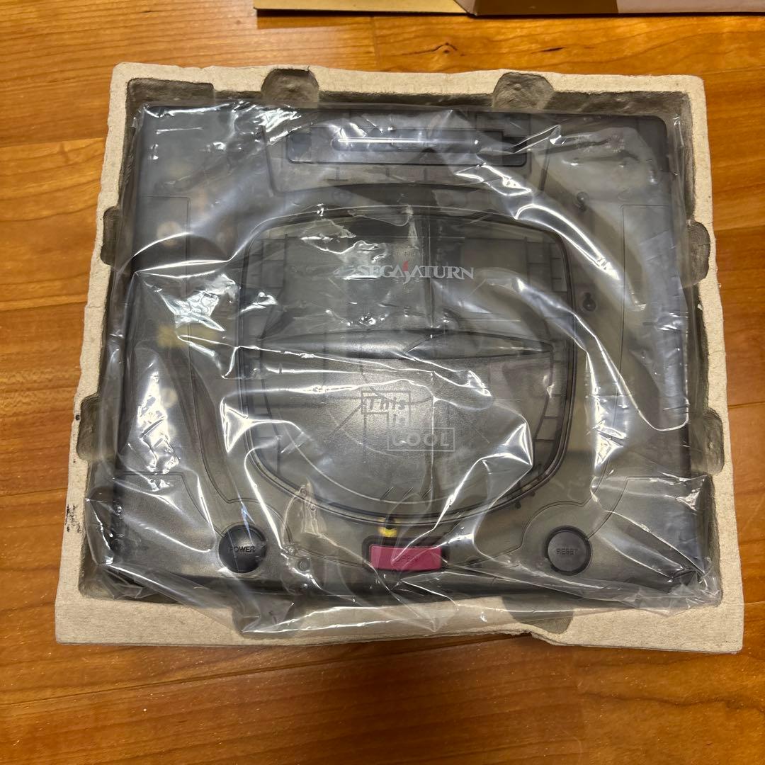 セガサターンスケルトン本体、コントローラー、ソフト、HDMI変換器、充電器付き