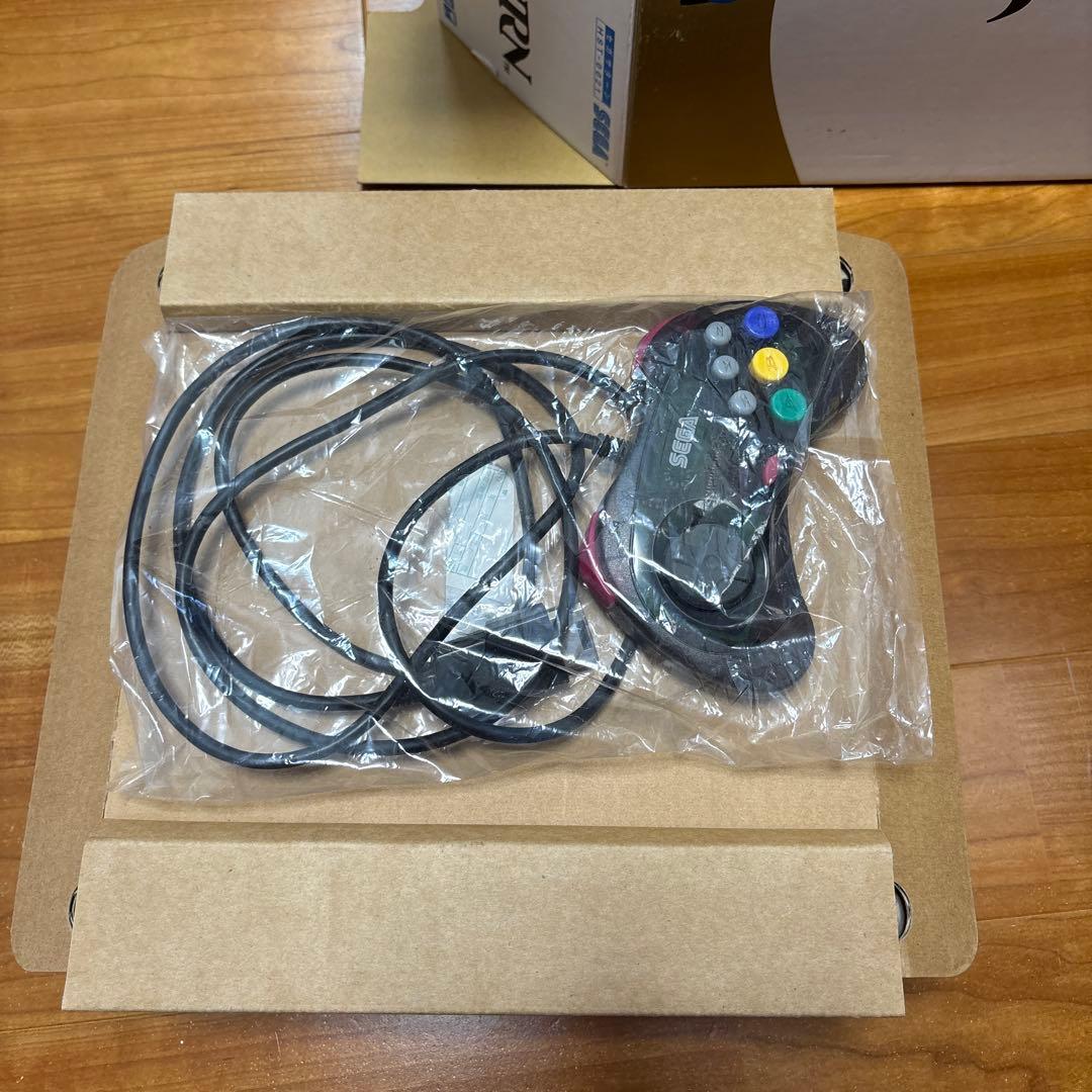 セガサターンスケルトン本体、コントローラー、ソフト、HDMI変換器、充電器付き