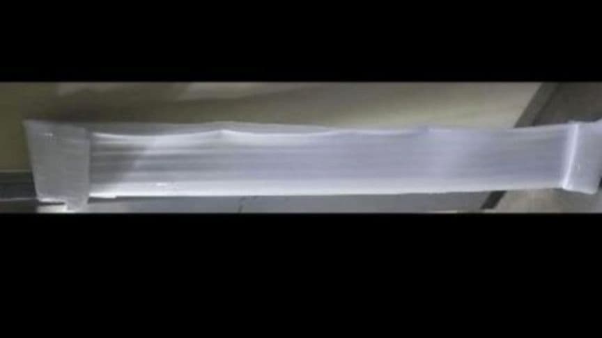 ハイエース令和５年モデリスタサイドスポイラー右側のみ（運転席側）