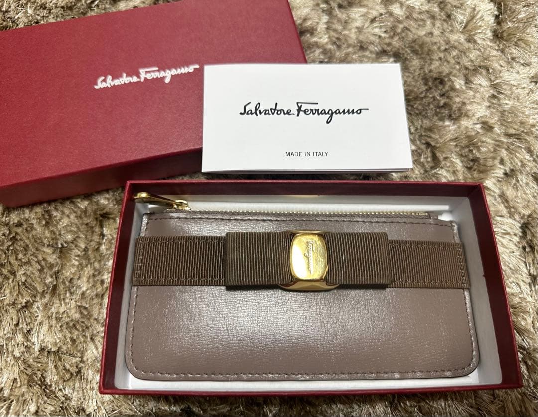 【最終SALE】Ferragamo フェラガモ カードケース ケース