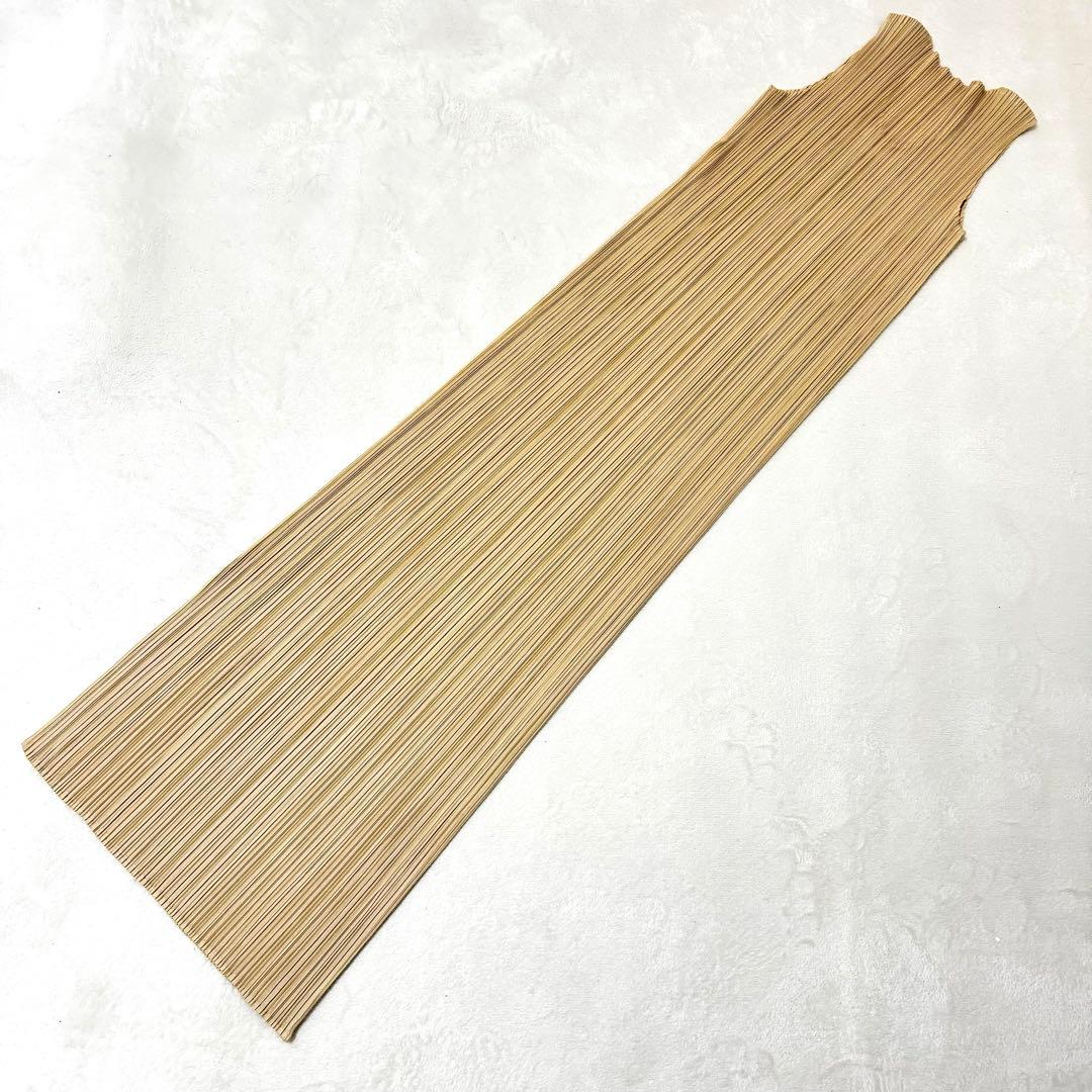 美品✨PLEATS PLEASE プリーツ　ロングワンピース　スリット　ベージュ