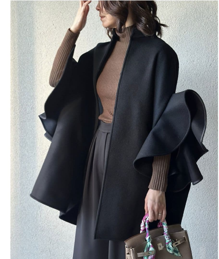 未使用　SYSORUS VEVIRED　ポンチョ　アウター　シソラス