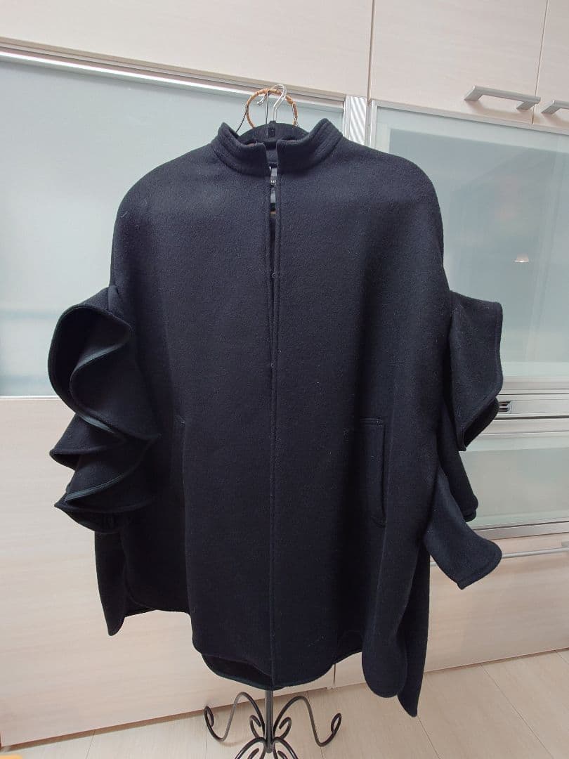 未使用　SYSORUS VEVIRED　ポンチョ　アウター　シソラス