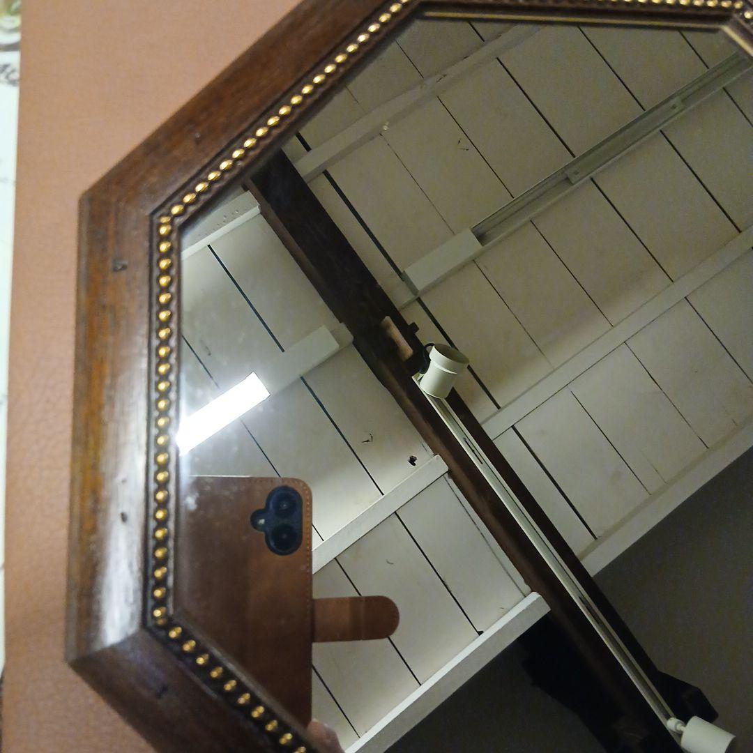 八角形の木製壁掛け鏡