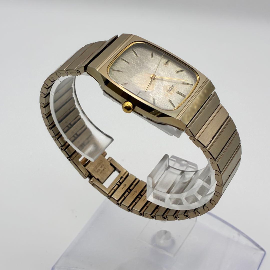SEIKO セイコー　ドルチェ　腕時計　クォーツウォッチ　スクエア　ゴールド