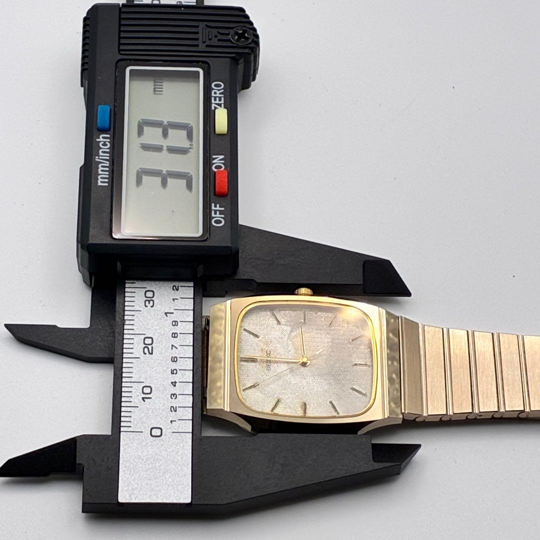 SEIKO セイコー　ドルチェ　腕時計　クォーツウォッチ　スクエア　ゴールド