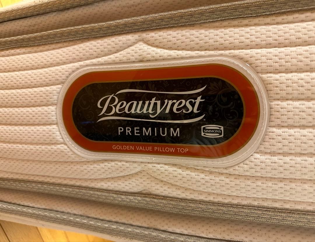 【美品】シモンズキングサイズ（二分割）マットレス　ゴールデンバリューピロートップ