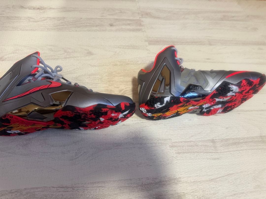 な*こ様 送料無料で思い切った値下げです‼️ナイキ　レブロン11エリート