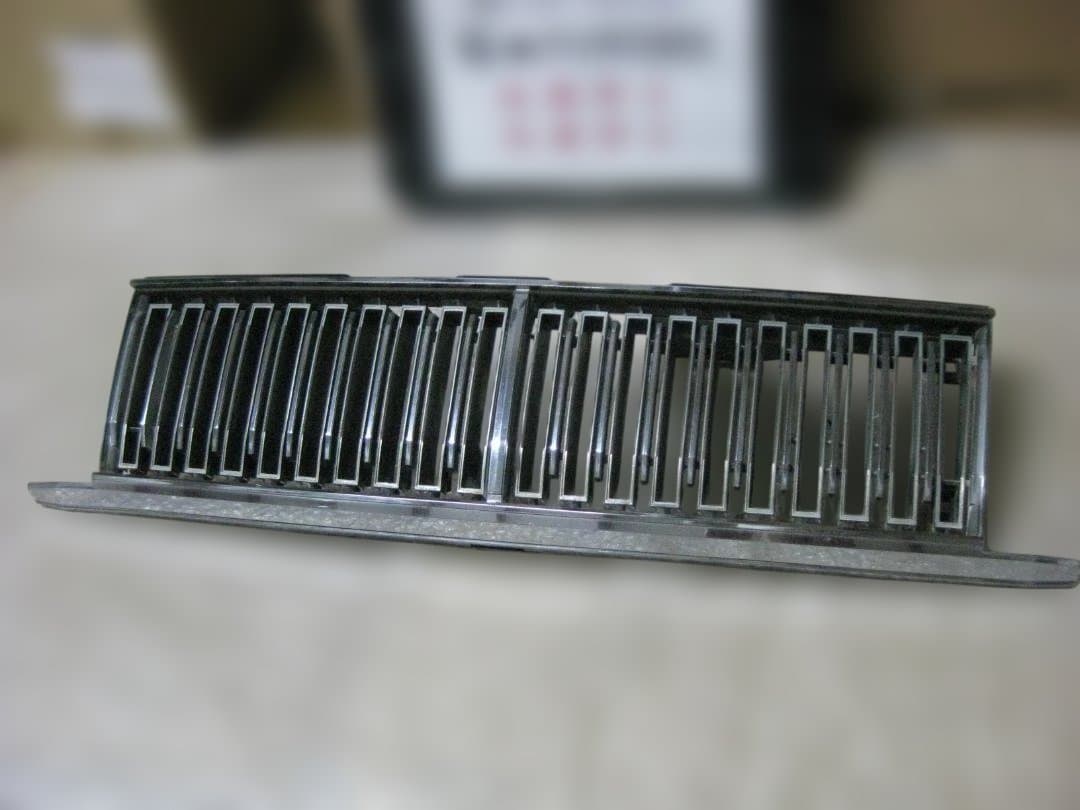 Y30　セドリック　後期？？　純正　メッキ　グリル