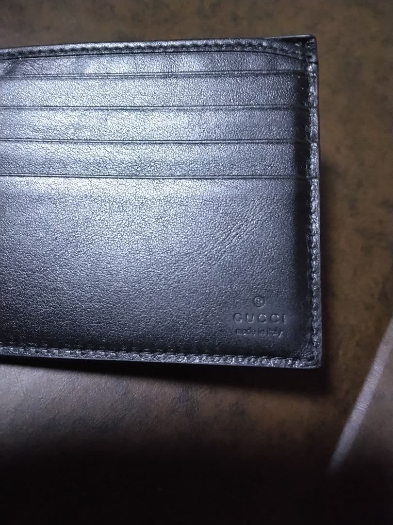 GUCCI 二つ折り財布 ブラック　エンブロイダリー　ブレード　刺繍