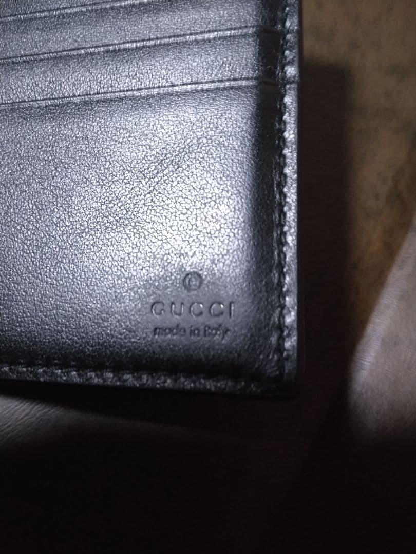 GUCCI 二つ折り財布 ブラック　エンブロイダリー　ブレード　刺繍