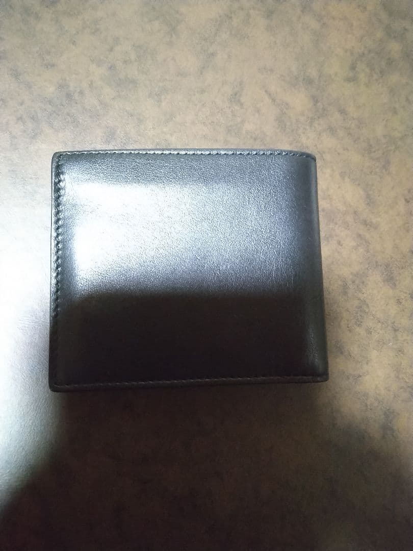 GUCCI 二つ折り財布 ブラック　エンブロイダリー　ブレード　刺繍