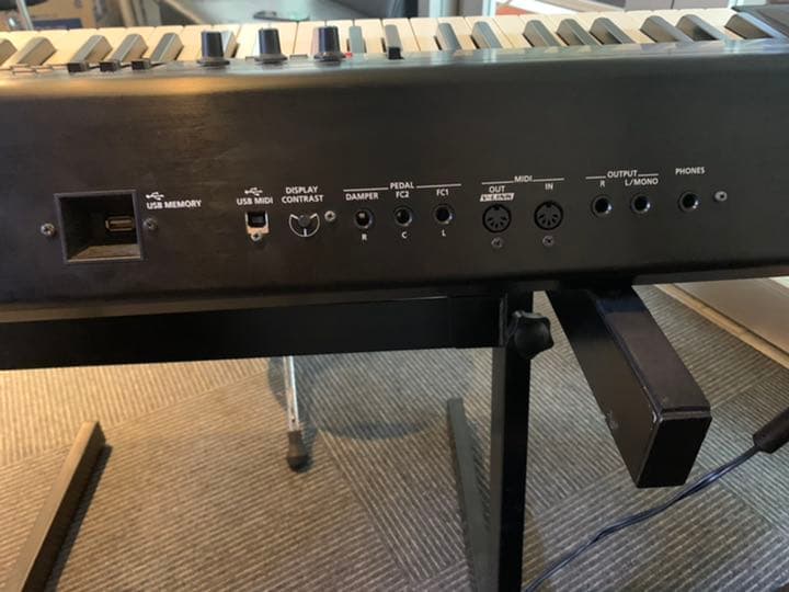 T*H【美品】Roland RD-300NX