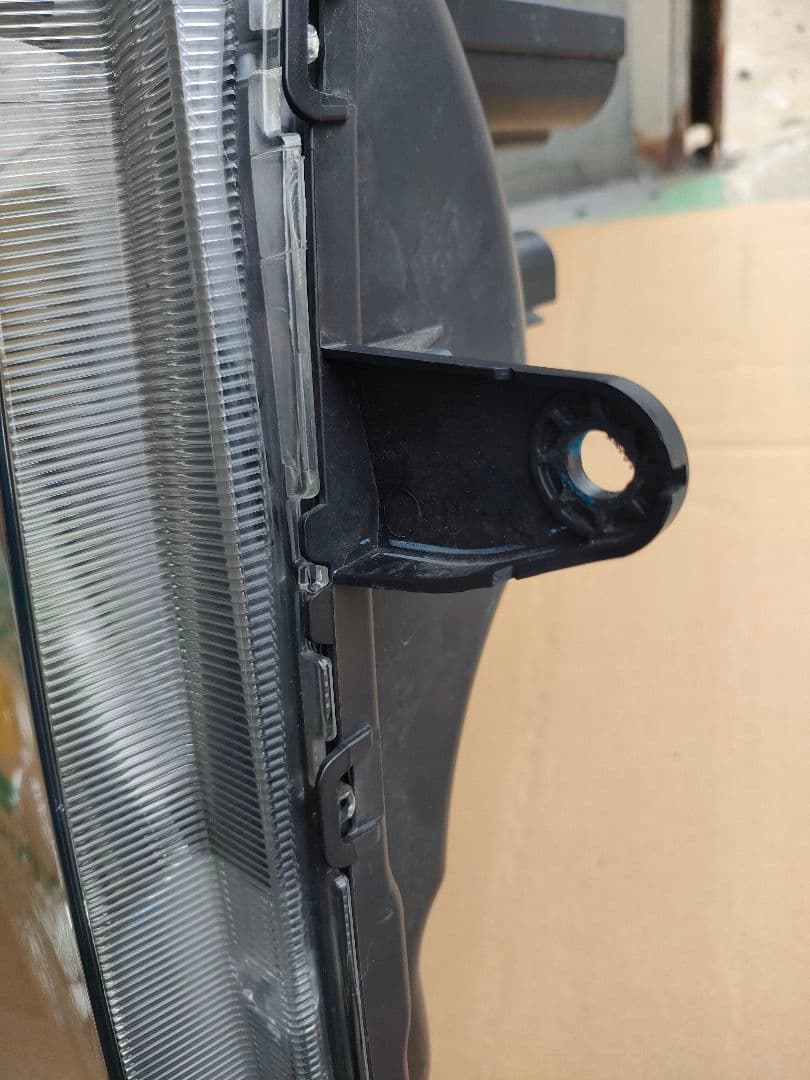 サイト　日産 クリッパー DR17V 運転席側 右ヘッドライト