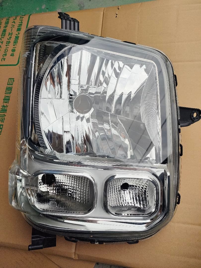 サイト　日産 クリッパー DR17V 運転席側 右ヘッドライト