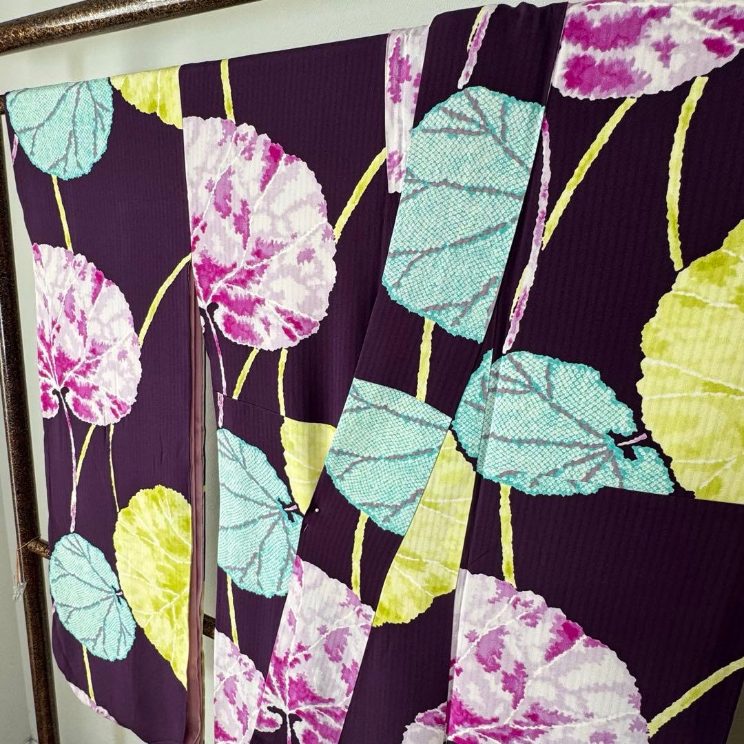 超美品　正絹　現代　振袖　小紋柄　成人式　着物　正絹　167 濃紫　水色　蓮葉