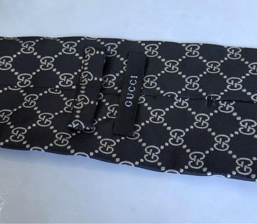 美品　GUCCI ネクタイ　ブラック　総柄　GG柄　定価約3万円