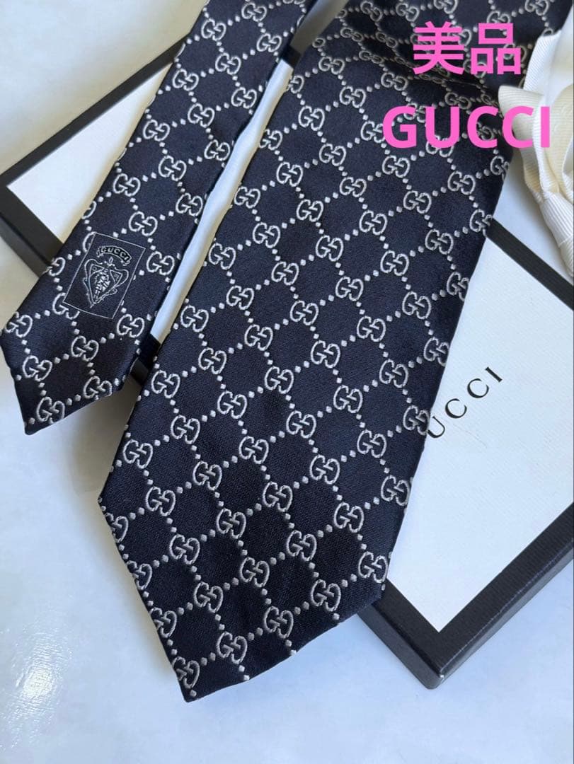 美品　GUCCI ネクタイ　ブラック　総柄　GG柄　定価約3万円