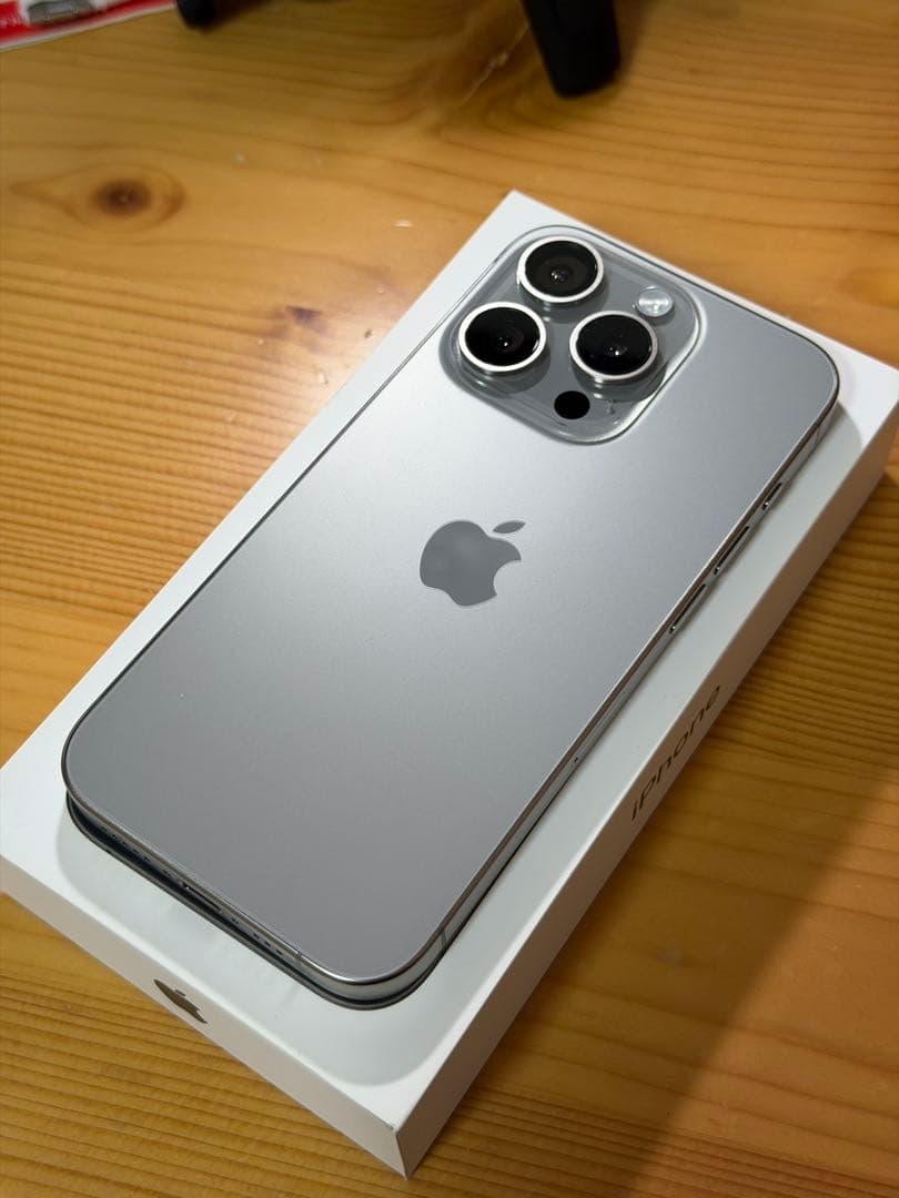 【極美品】iPhone 15 Pro 256GB ナチュラルチタニウム 86%