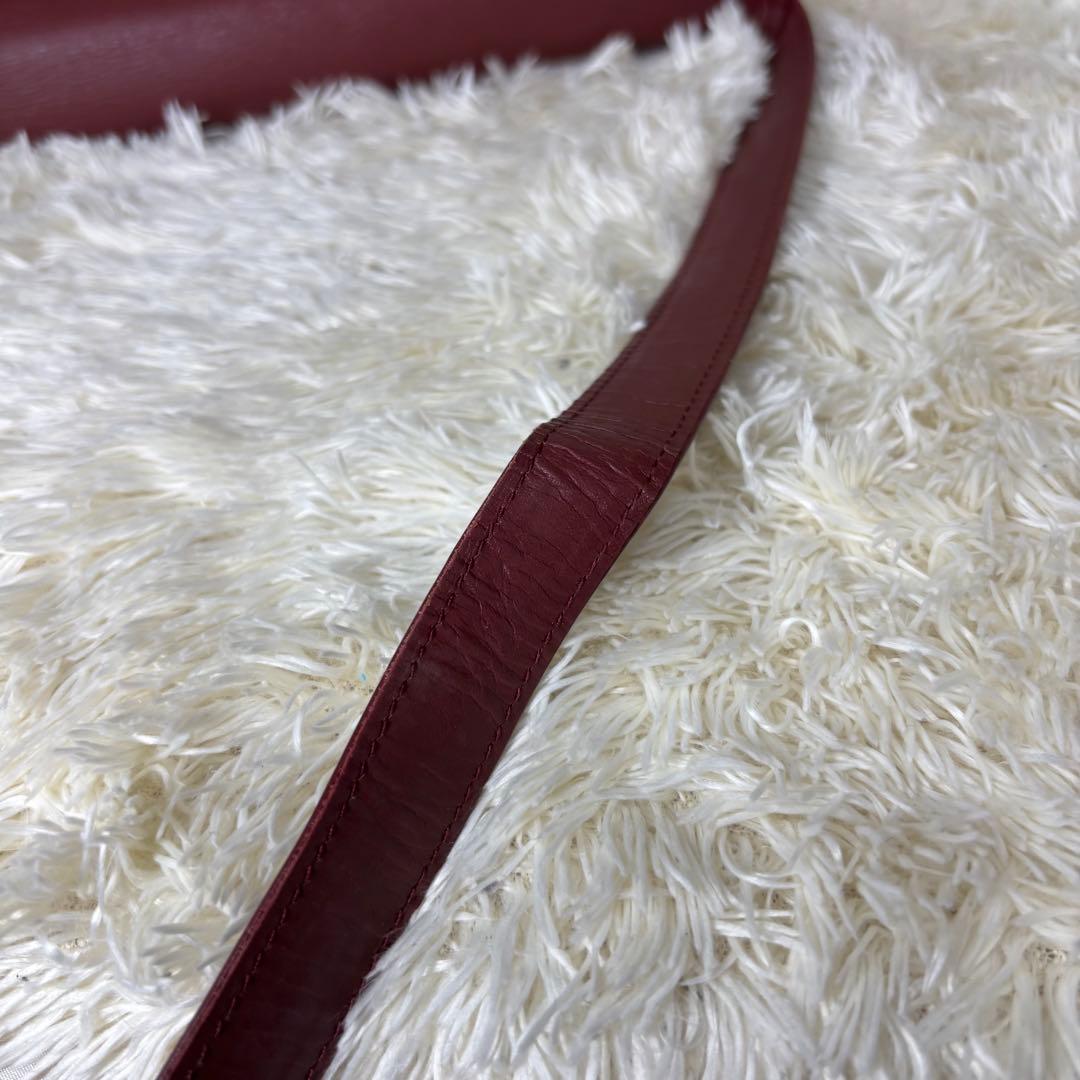 極美品　カルティエ　ショルダーバッグ　マスト ドゥ　レザー　レッド　ロゴ　肩掛け