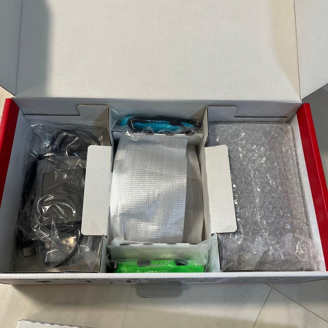 Nintendo Switch 本体 Joy-Con付き　B