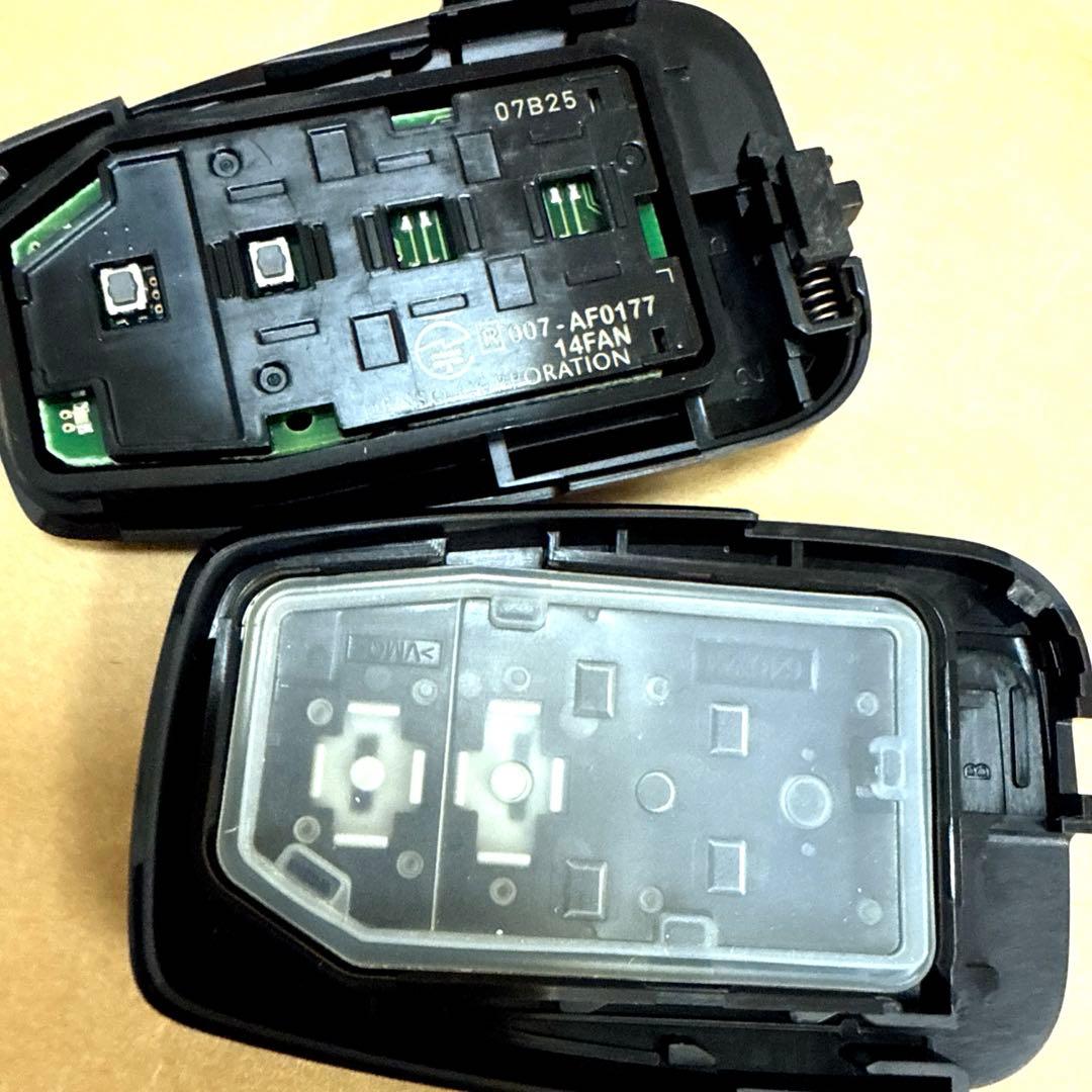 トヨタカローラスポーツ　中古スマートキー　初期化済み