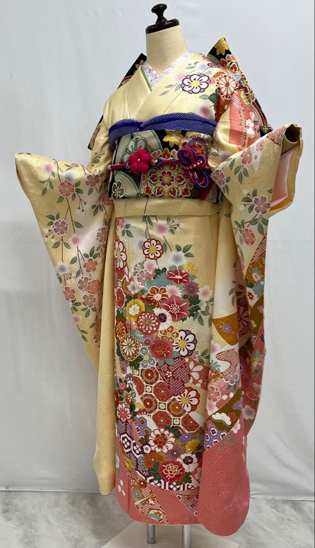 振り袖　振り袖　長襦袢付　成人式　金彩加工　刺繍入り　669