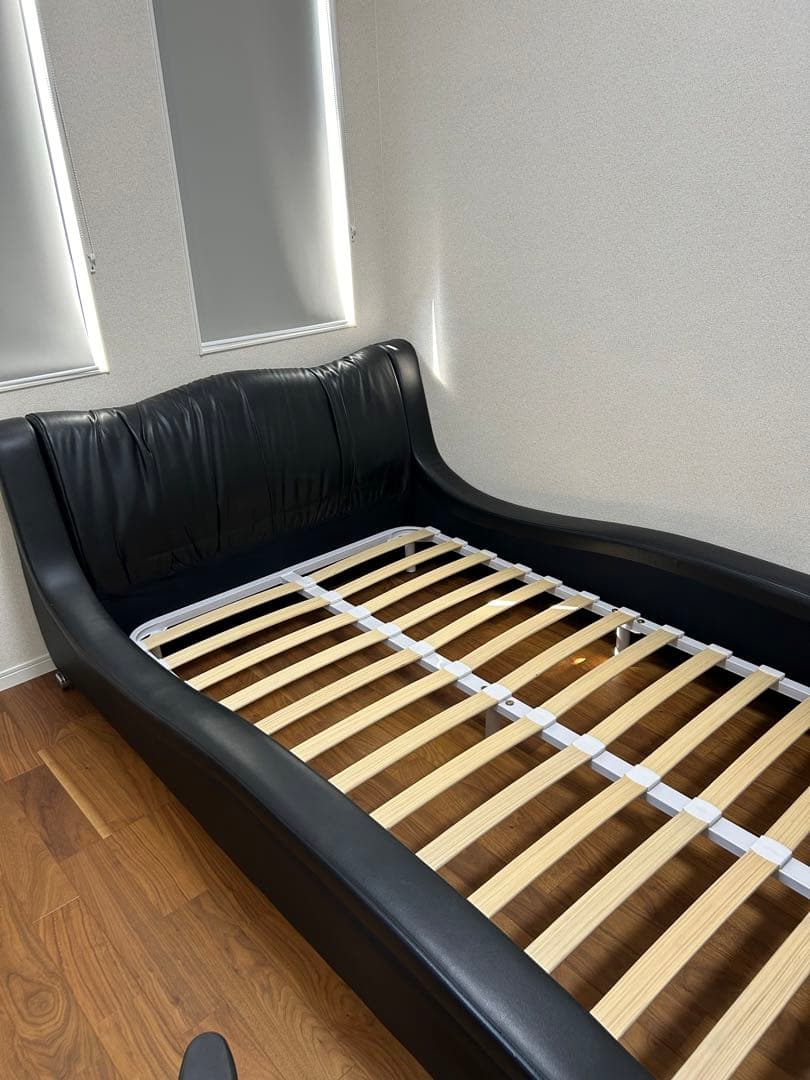 おしゃれベッドフレーム　フォルマーレ