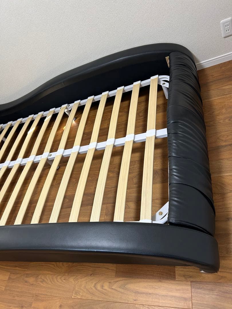 おしゃれベッドフレーム　フォルマーレ