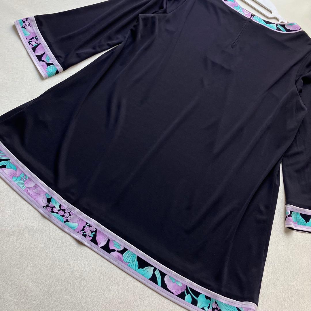 近年美品　レオナール 大きいサイズ44 チュニック　カンカン　花柄