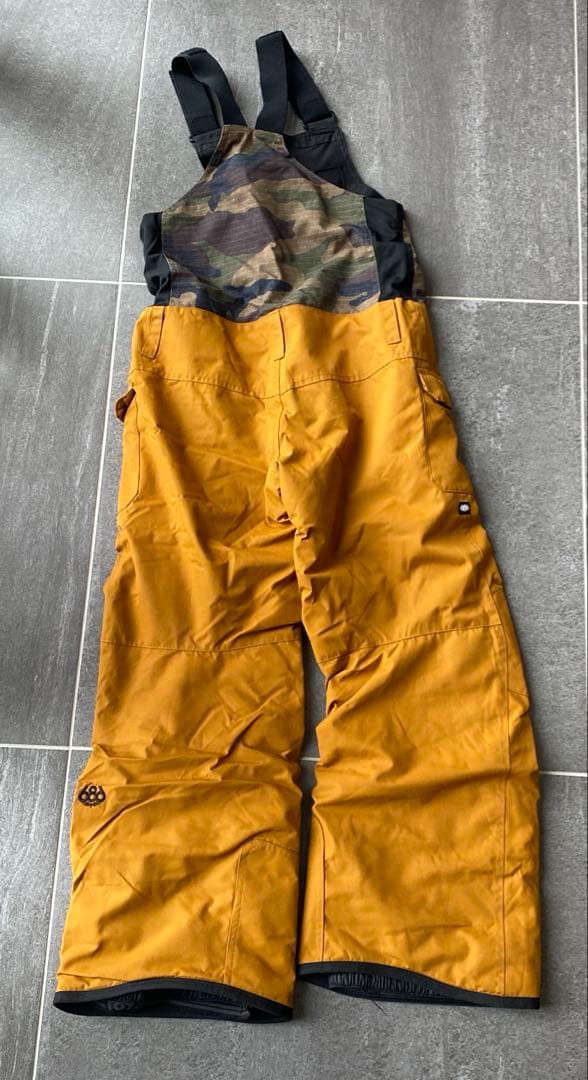 キッズ　686スノーボードウェア