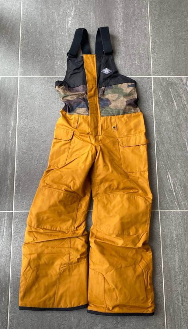 キッズ　686スノーボードウェア