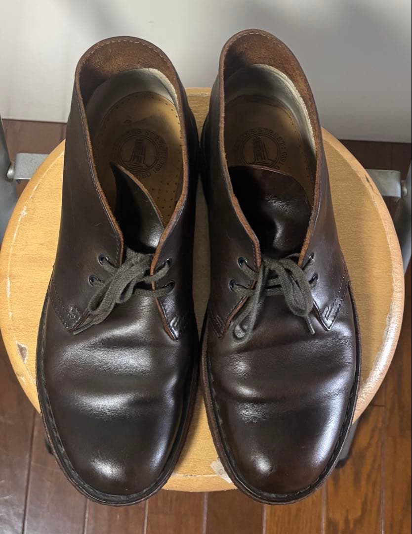 clarks ダークブラウン レザー チャッカブーツ