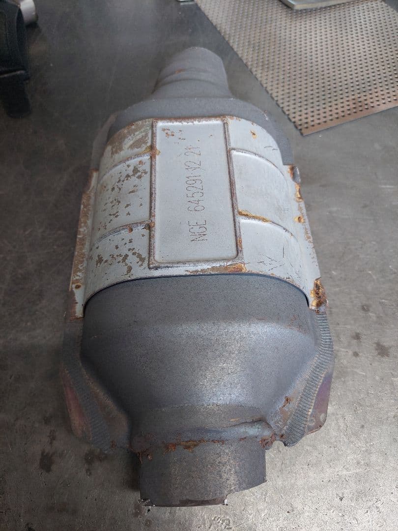 ★07yエスカレード触媒タホサバーバンエクスプレスユーコン★